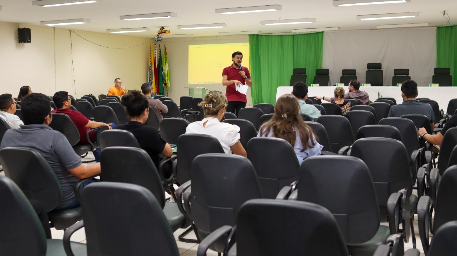 Diretor de Ensino do IFPA Itaituba palestra no Encontro de Ensino Regionalizado, 2026
